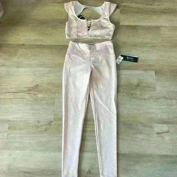 NWT Beach Bunny Isabella Pink w/ White Polka Dots Set (Top 6 bottoms 2) - Picture 2 of 16